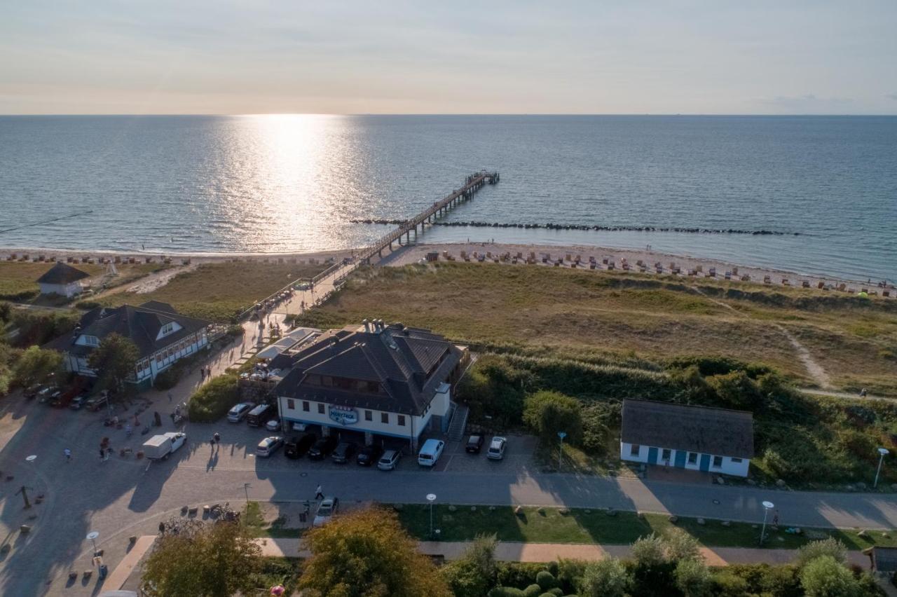 Moby Dick Hotel & Ferienwohnungen Вустров Екстериор снимка