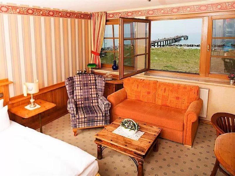 Moby Dick Hotel & Ferienwohnungen Вустров Екстериор снимка