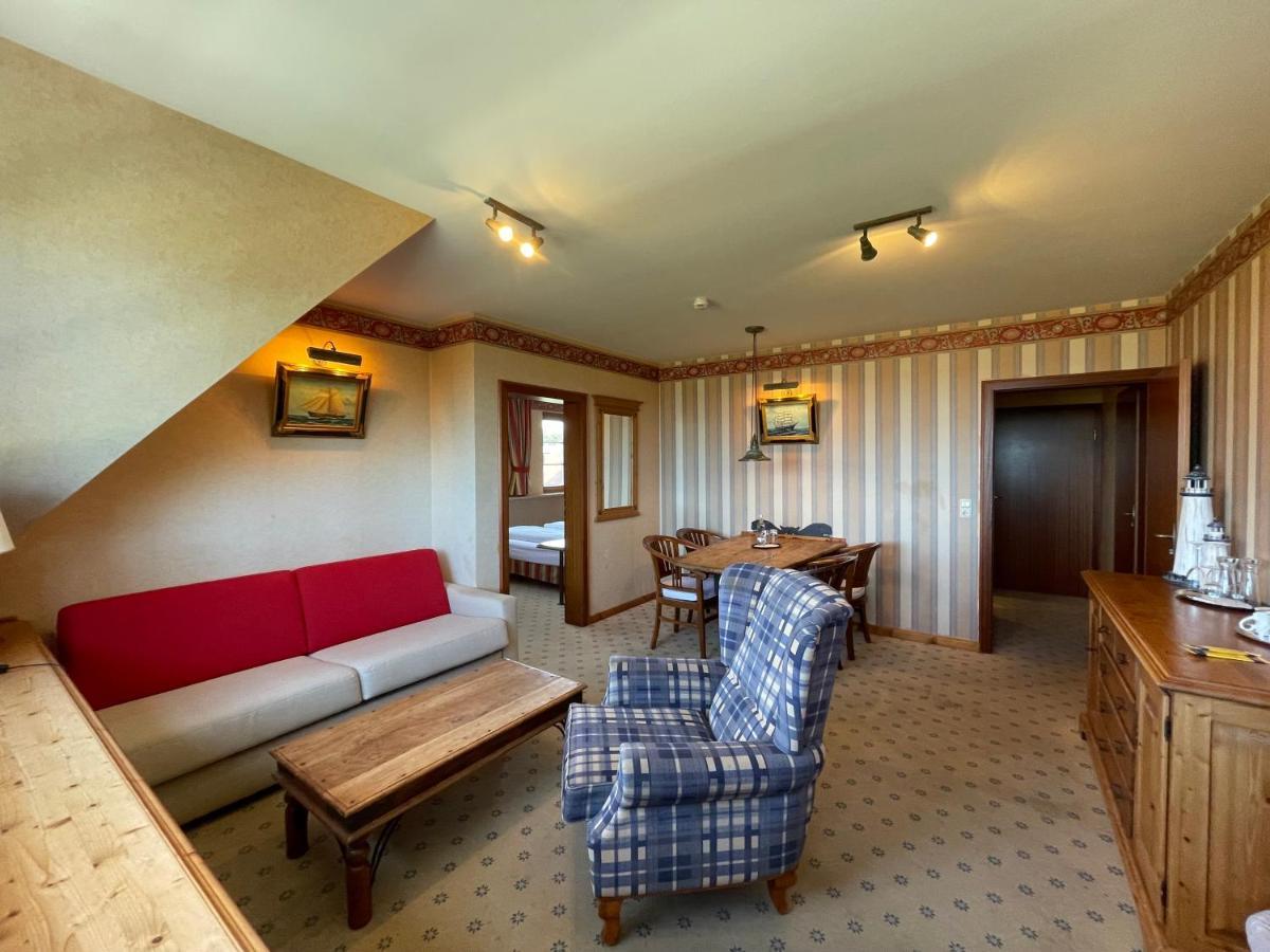 Moby Dick Hotel & Ferienwohnungen Вустров Екстериор снимка