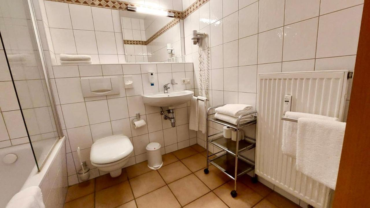 Moby Dick Hotel & Ferienwohnungen Вустров Екстериор снимка