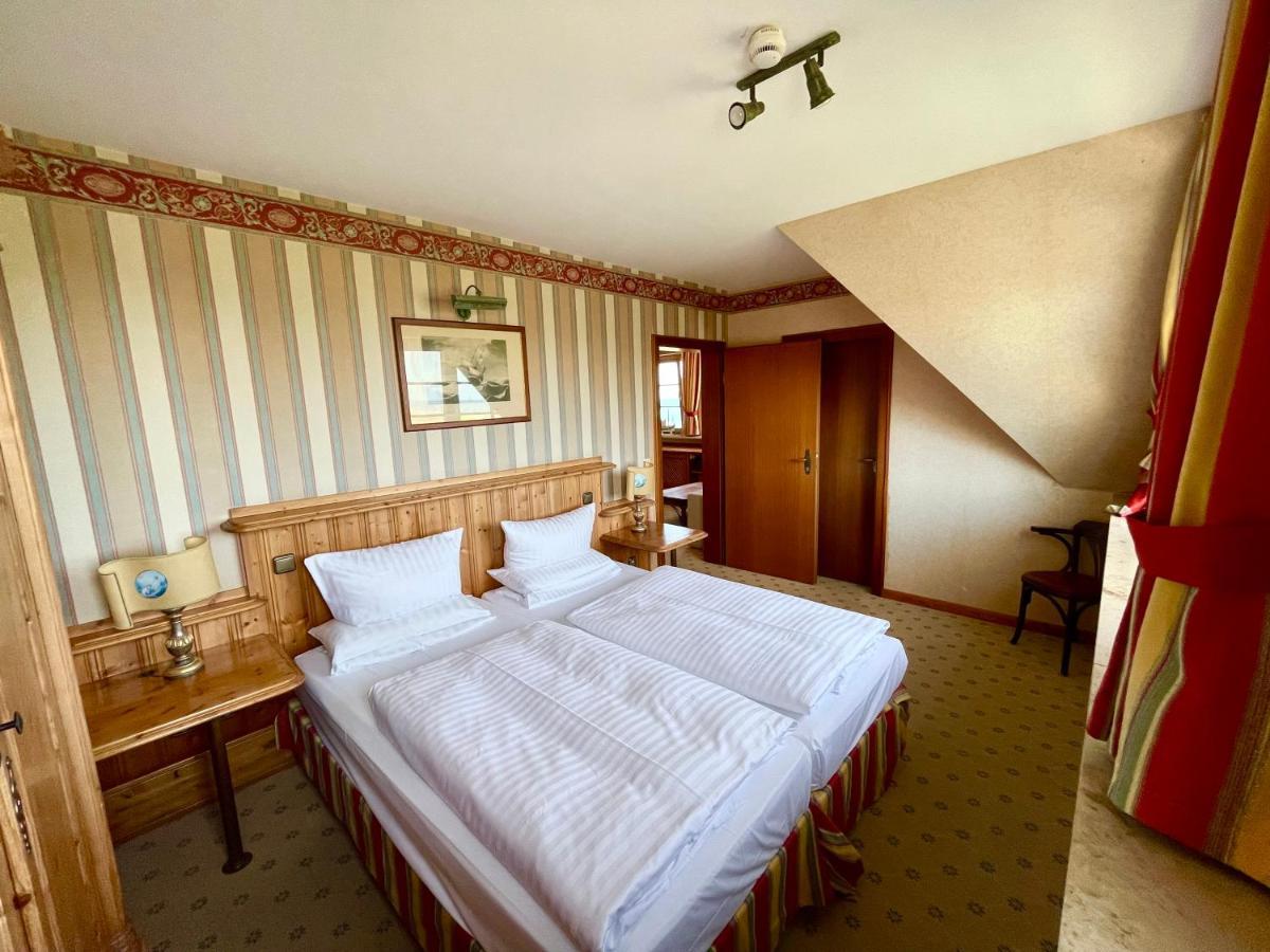 Moby Dick Hotel & Ferienwohnungen Вустров Екстериор снимка