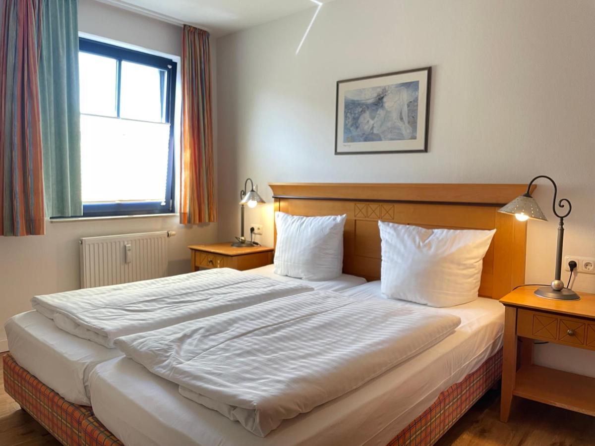 Moby Dick Hotel & Ferienwohnungen Вустров Екстериор снимка